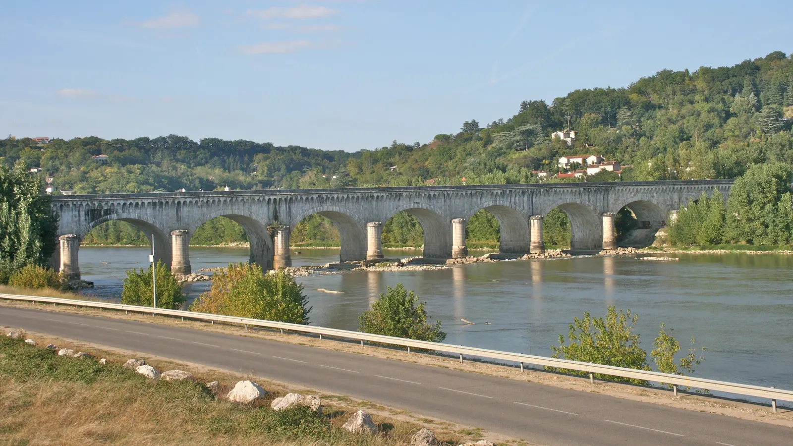 Le pont-canal d'Agen, sur le canal latéral à la Garonne